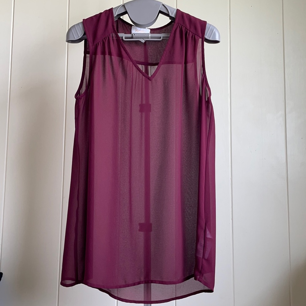 Laundry sleeveless top